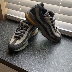 Nike Airmax 95 Boys Black and Grey